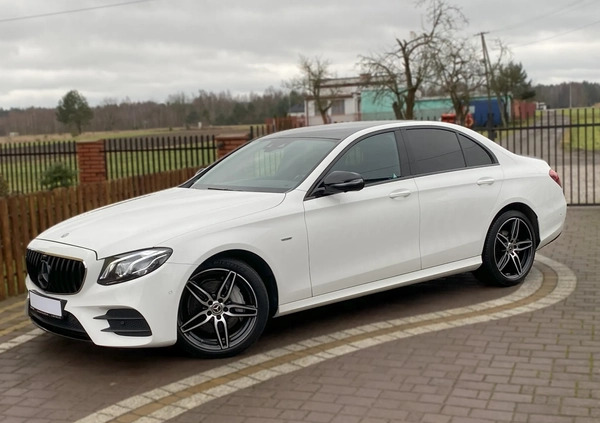 Mercedes-Benz Klasa E cena 169900 przebieg: 106000, rok produkcji 2018 z Żuromin małe 352